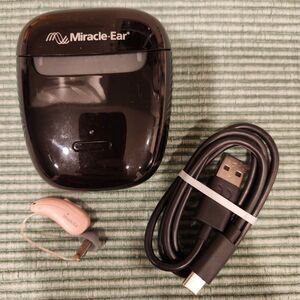Miracle Ear MEEnergy Left Ear Hearing Aid and Charging Case w/ Cable TESTED!